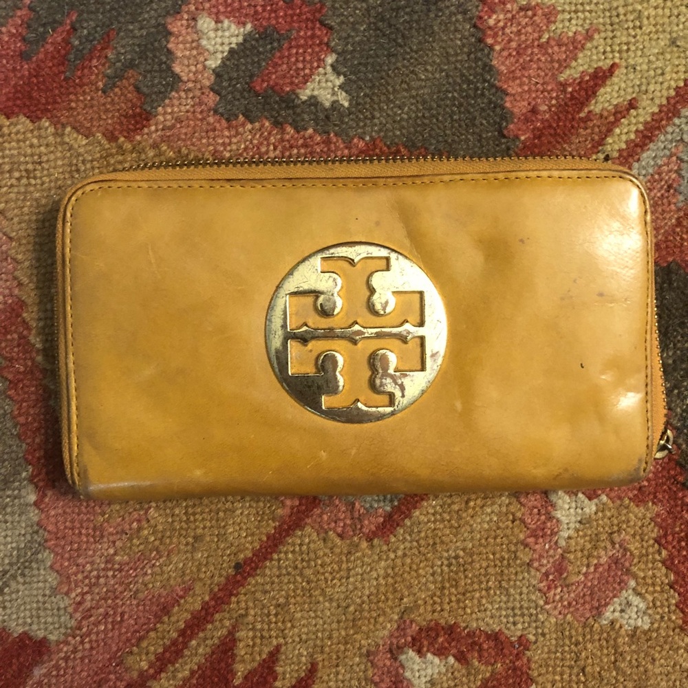 Tory Burch wallet